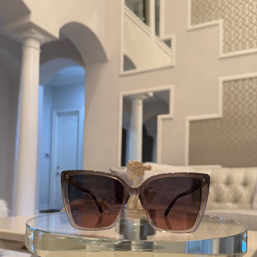 🌟 SOLD 🌟 NWT Jimmy Choo Sunglasses